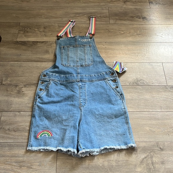 Short Overalls with Rainbow Straps - Picture 2 of 13